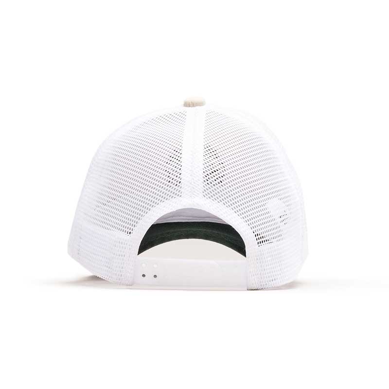 GORRA TRUCKER IDENTIDAD - BEIGE CLARO CON VERDE ESMERALDA