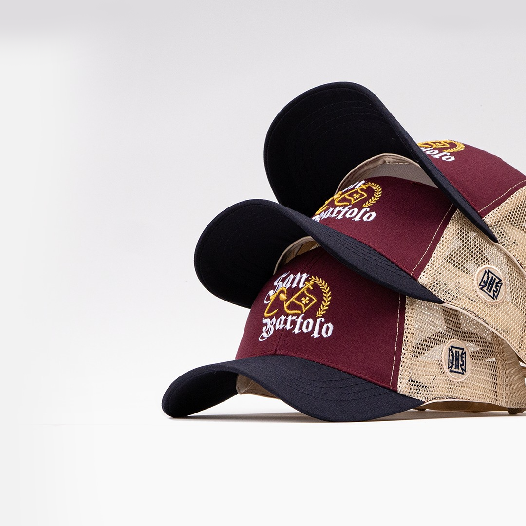 GORRA HERMANDAD - CORINTA CON AZUL Y BEIGE